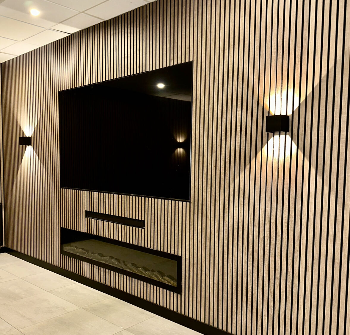 Cinewall bekleed met akoestische panelen