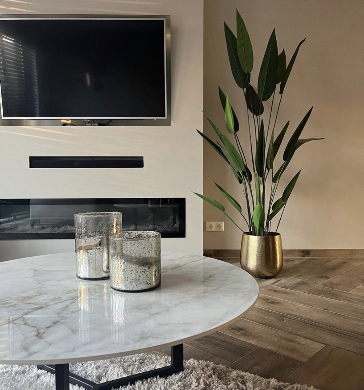 Elektrische open haard in cinewall met soundbar Elektrische open haard in cinewall met soundbar